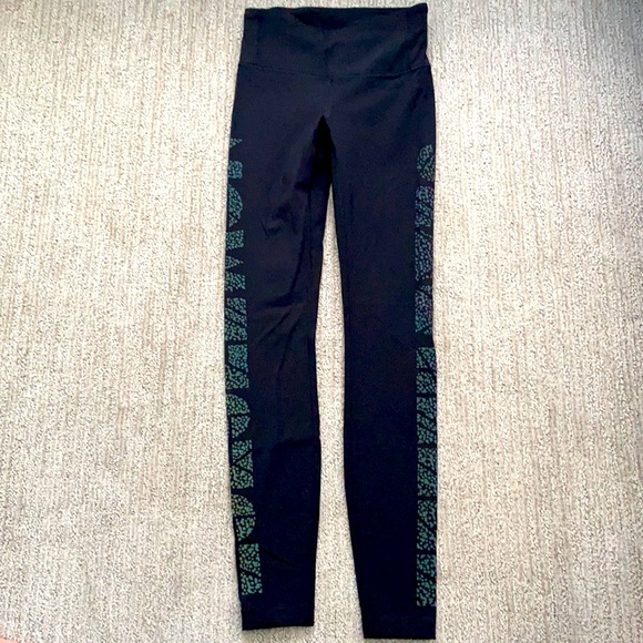 RARE 🦄 Lululemon Seawheeze reflective speed tights - Picture 3 of 5